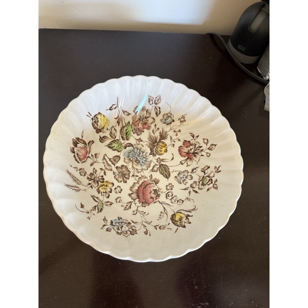 Johnson Brothers Staffordshire Bouquet 1 Piece Serving Bowl Scalloped 1970s